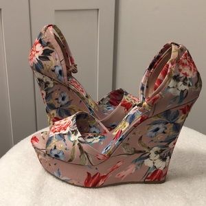 Platform sandals